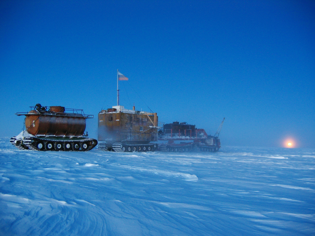 Витязь Антарктида 3.jpg