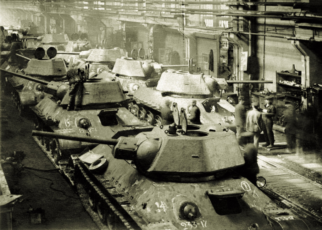 УВЗ. Танковый конвейер. 1942 г..jpg УВЗ. Танковый конвейер. 1942 г..jpg