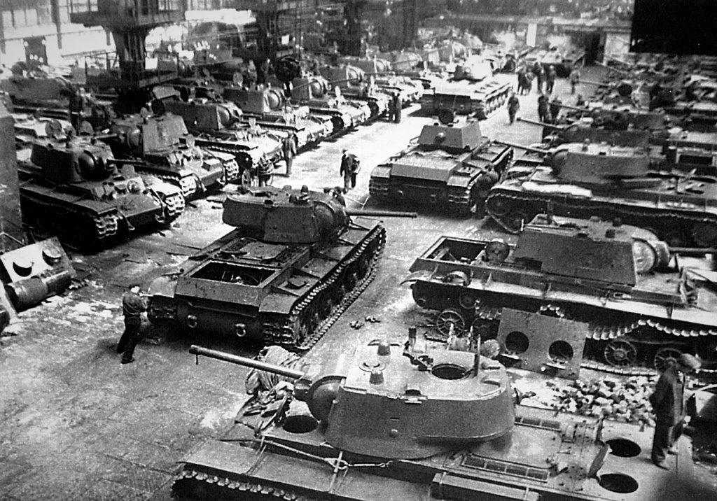 Сборка танков КВ панорама.jpg Сборка танков КВ панорама.jpg